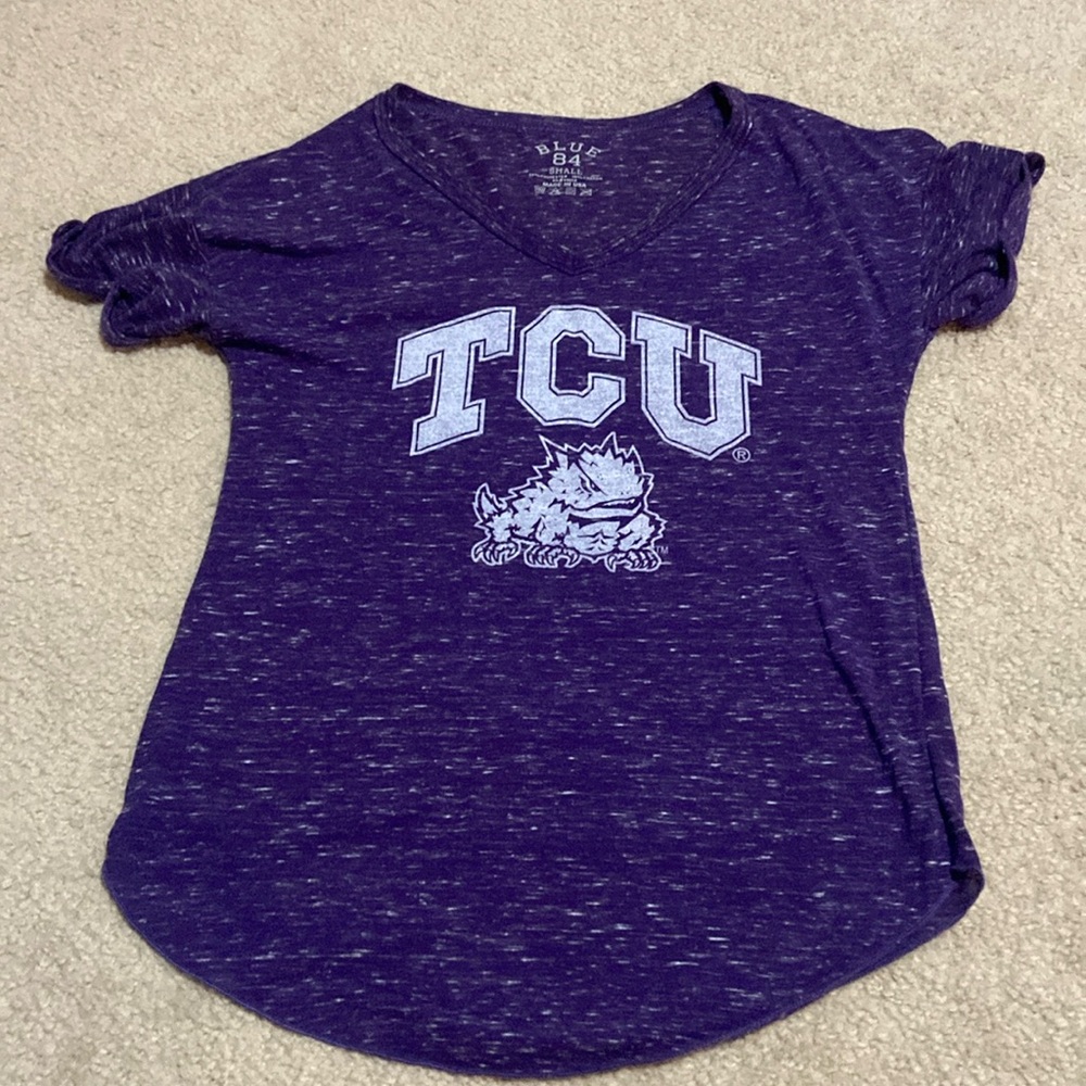 TCU V neck tee